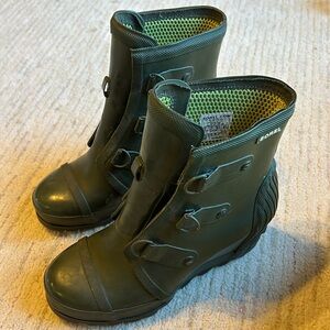 Women’s Sz 7.5 SOREL Wedge Rain Boot